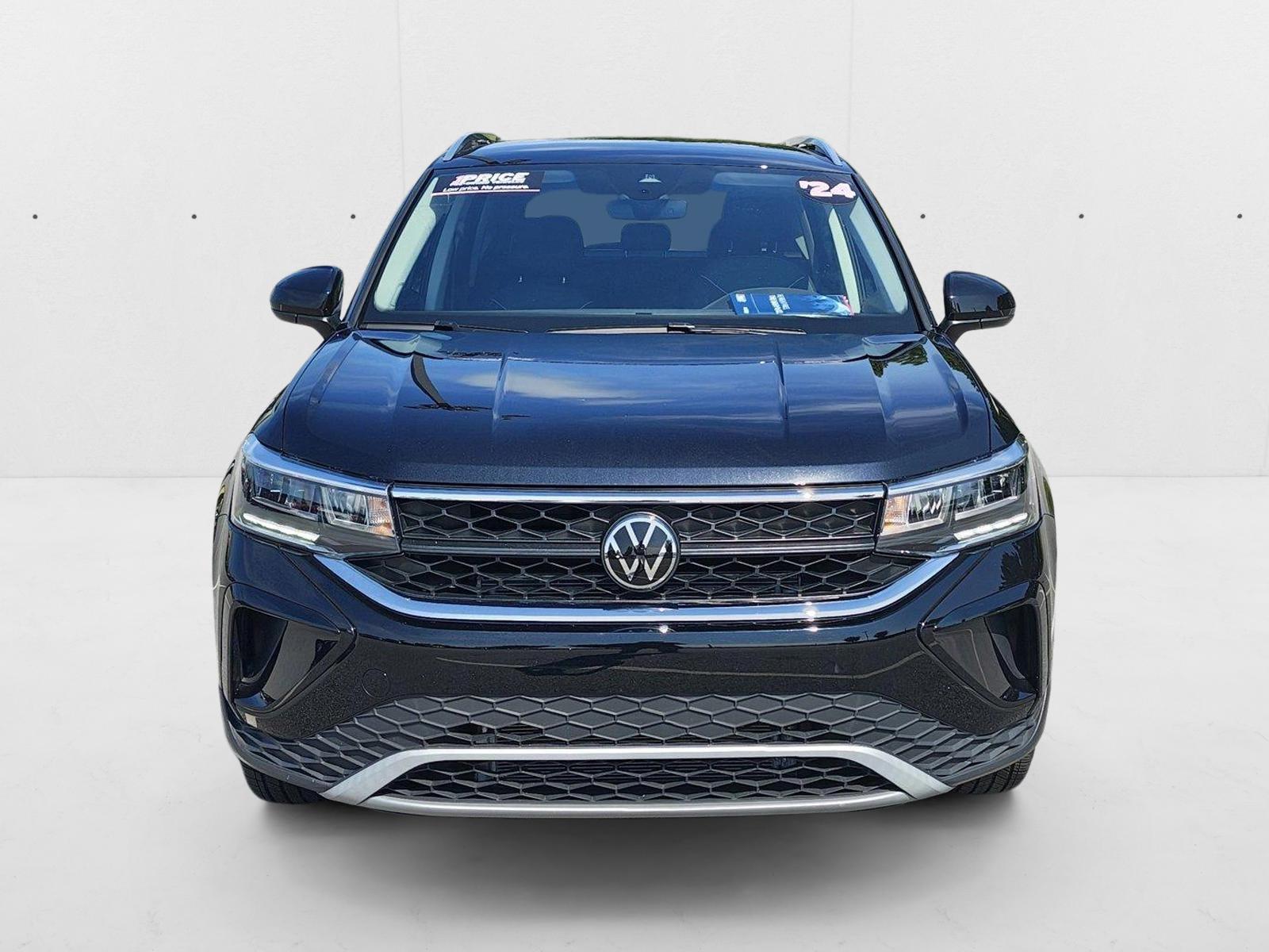 2024 Volkswagen Taos SE photo 2