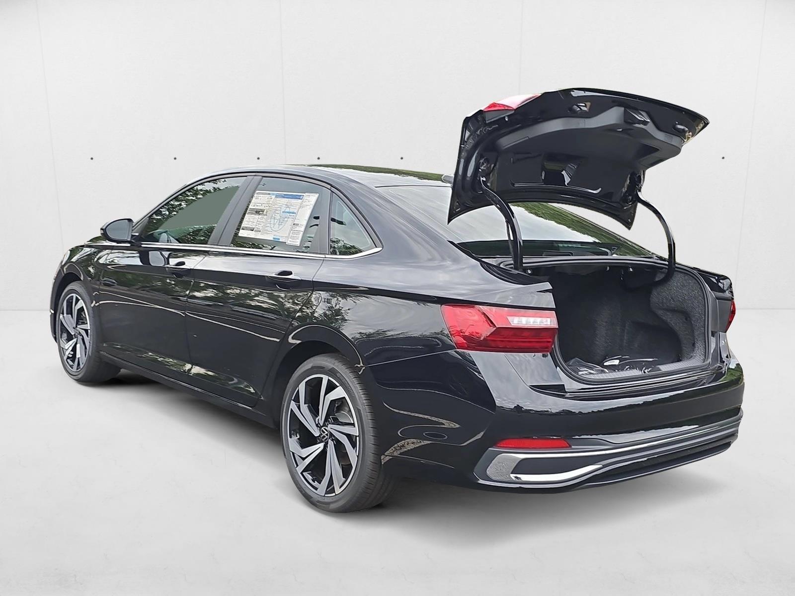 2025 Volkswagen Jetta 1.5T SEL photo 3