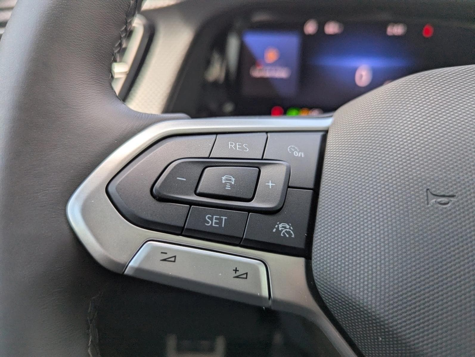 2026 Volkswagen Atlas Cross Sport SEL R-LINE - Photo 13