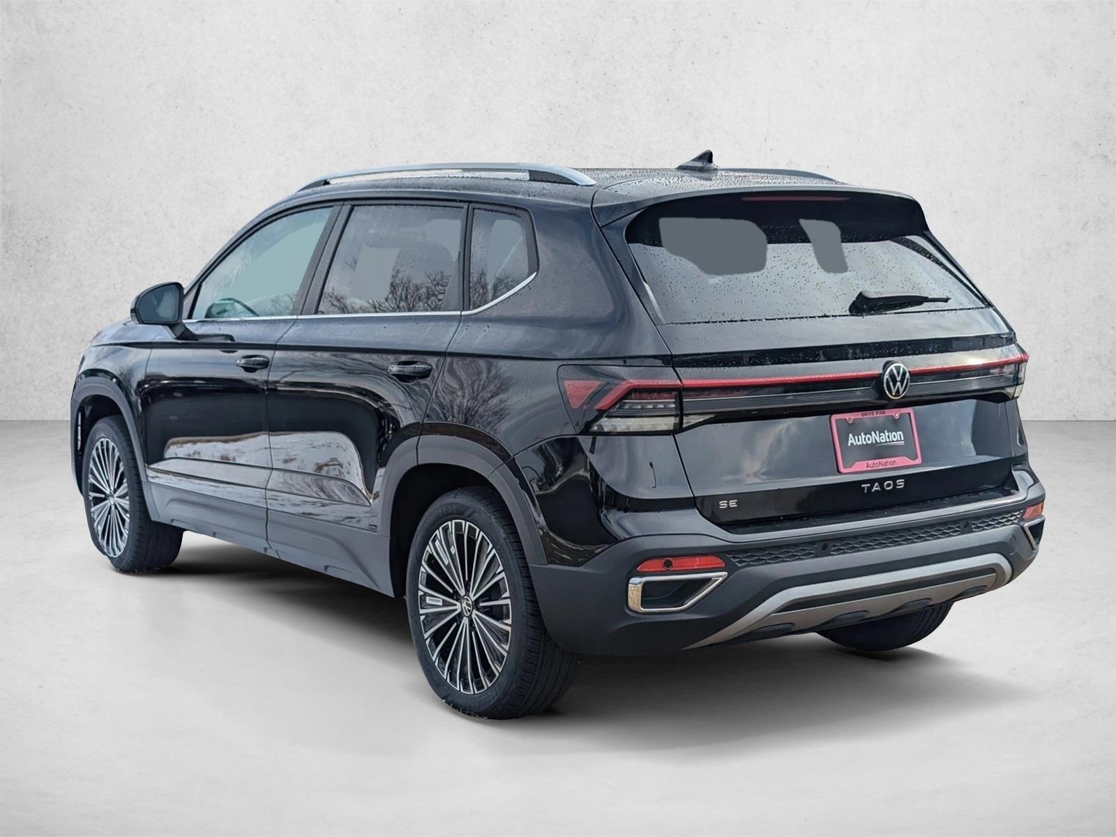 2025 Volkswagen Taos SE photo 2