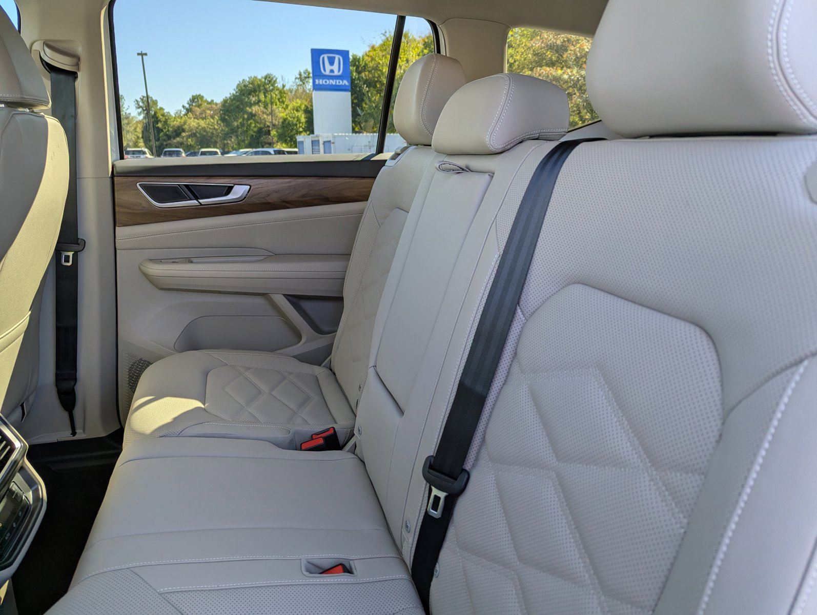 2026 Volkswagen Atlas SE - Photo 25
