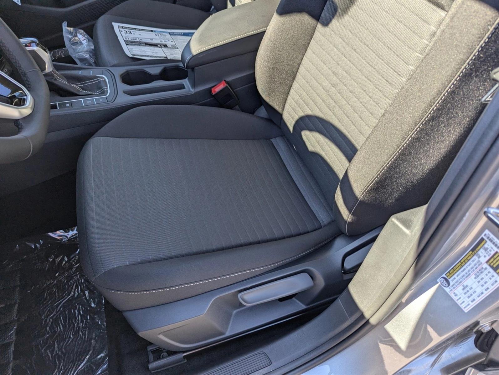 2025 Volkswagen Jetta 1.5T S photo 4