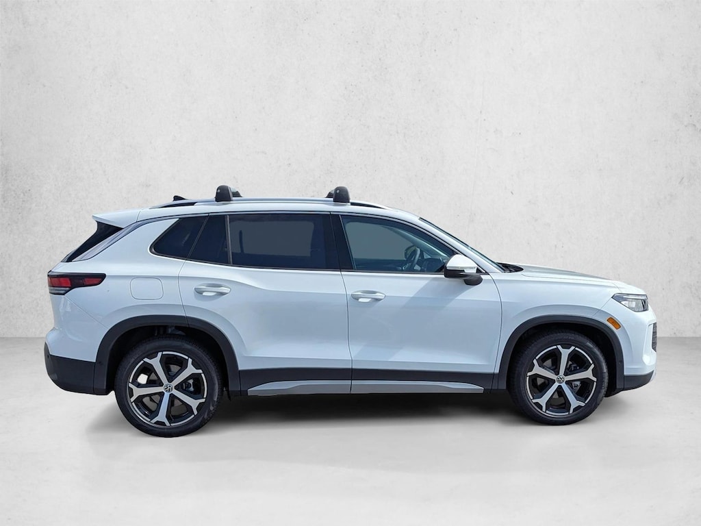New 2026 Volkswagen Tiguan SE SUV