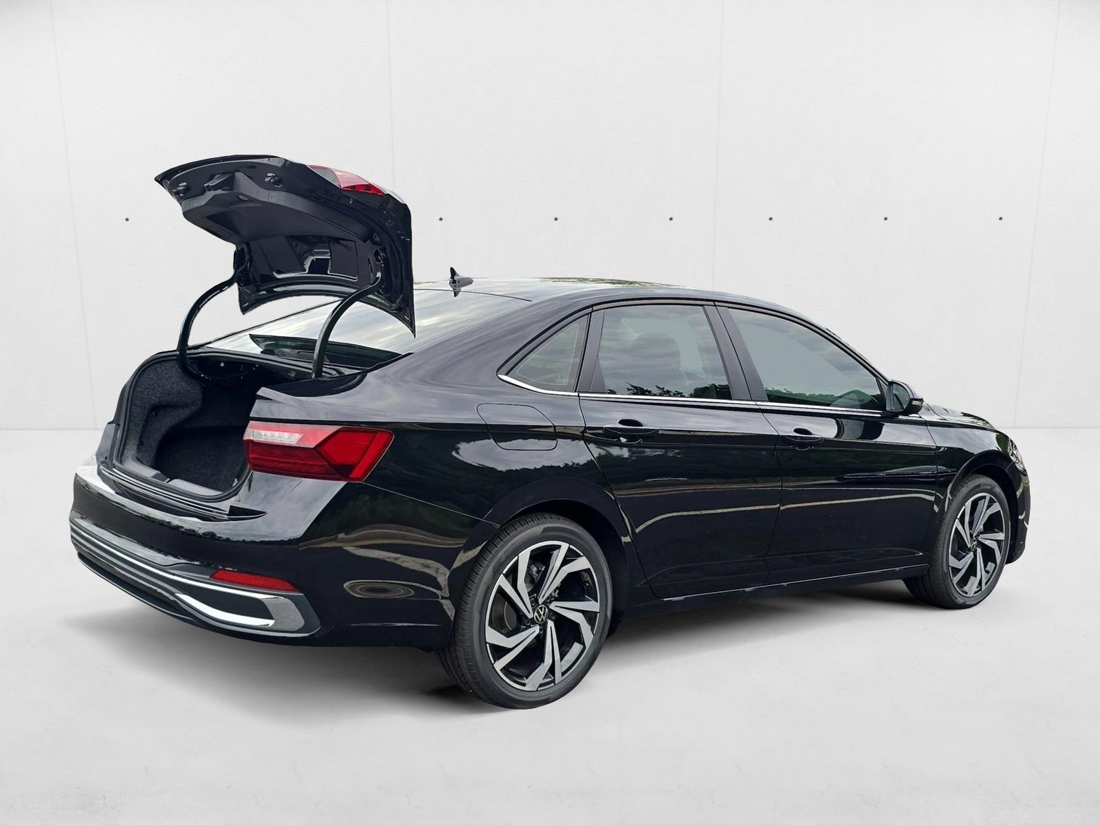 2025 Volkswagen Jetta 1.5T SEL photo 2