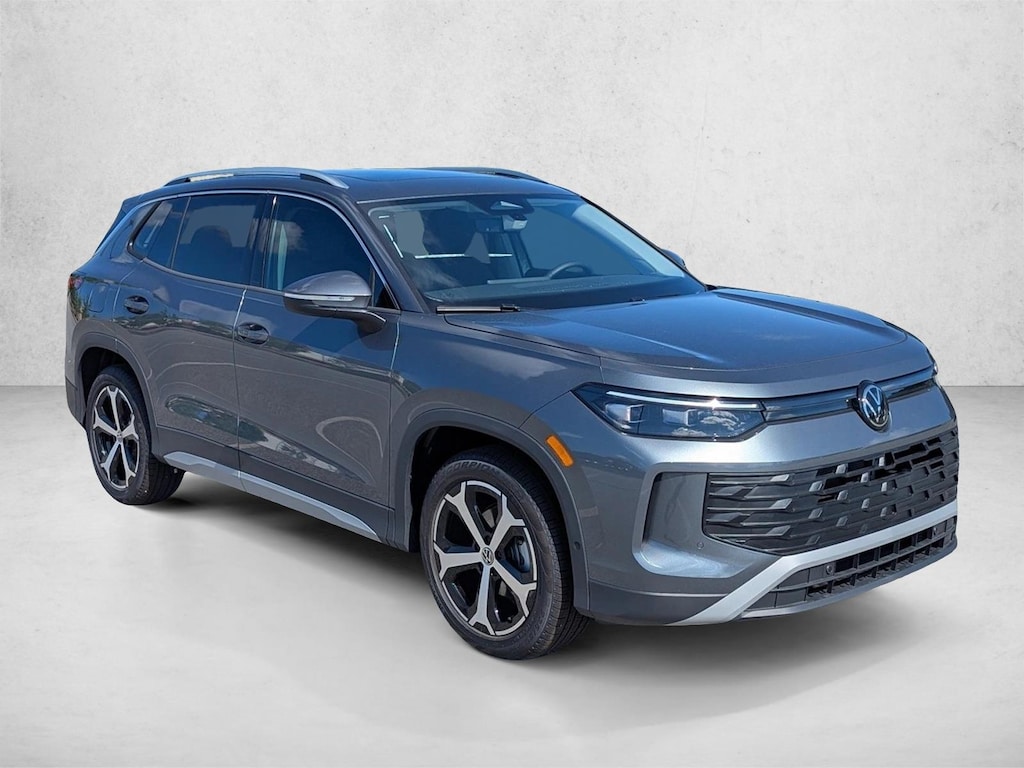 New 2026 Volkswagen Tiguan SE SUV