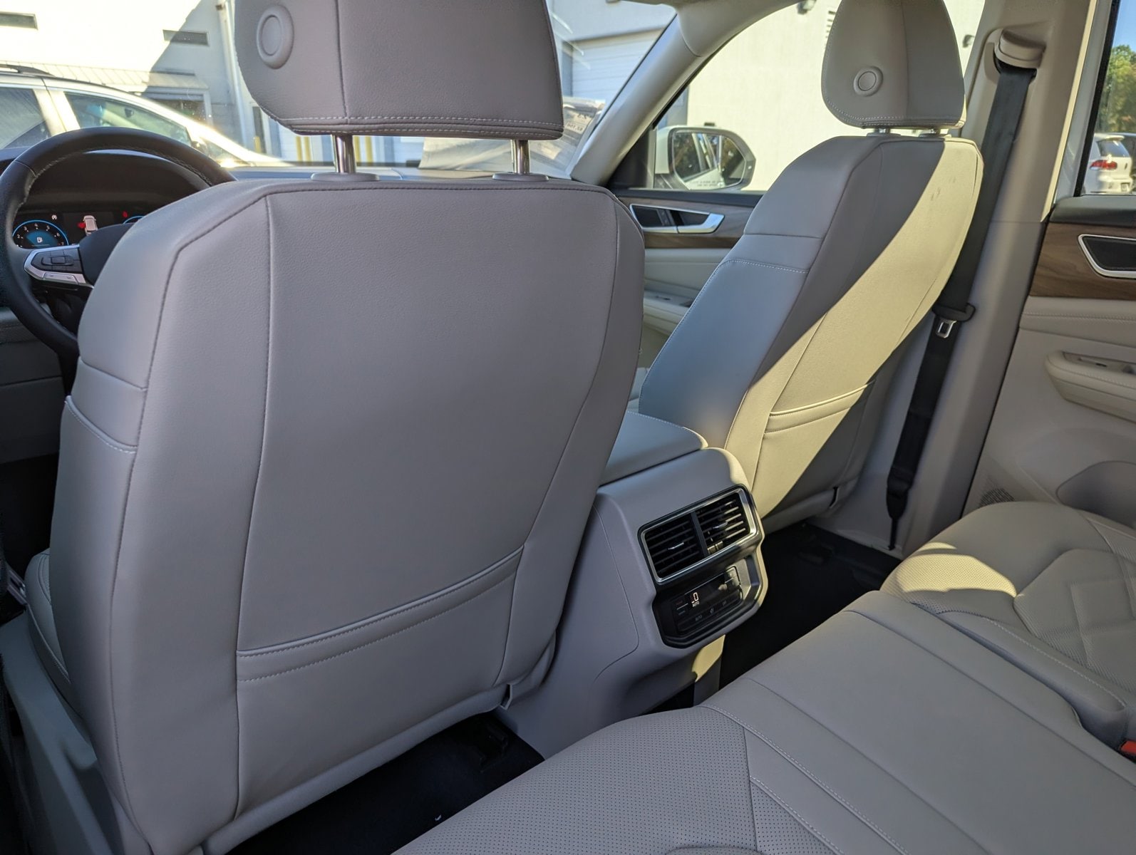 2026 Volkswagen Atlas SE - Photo 24