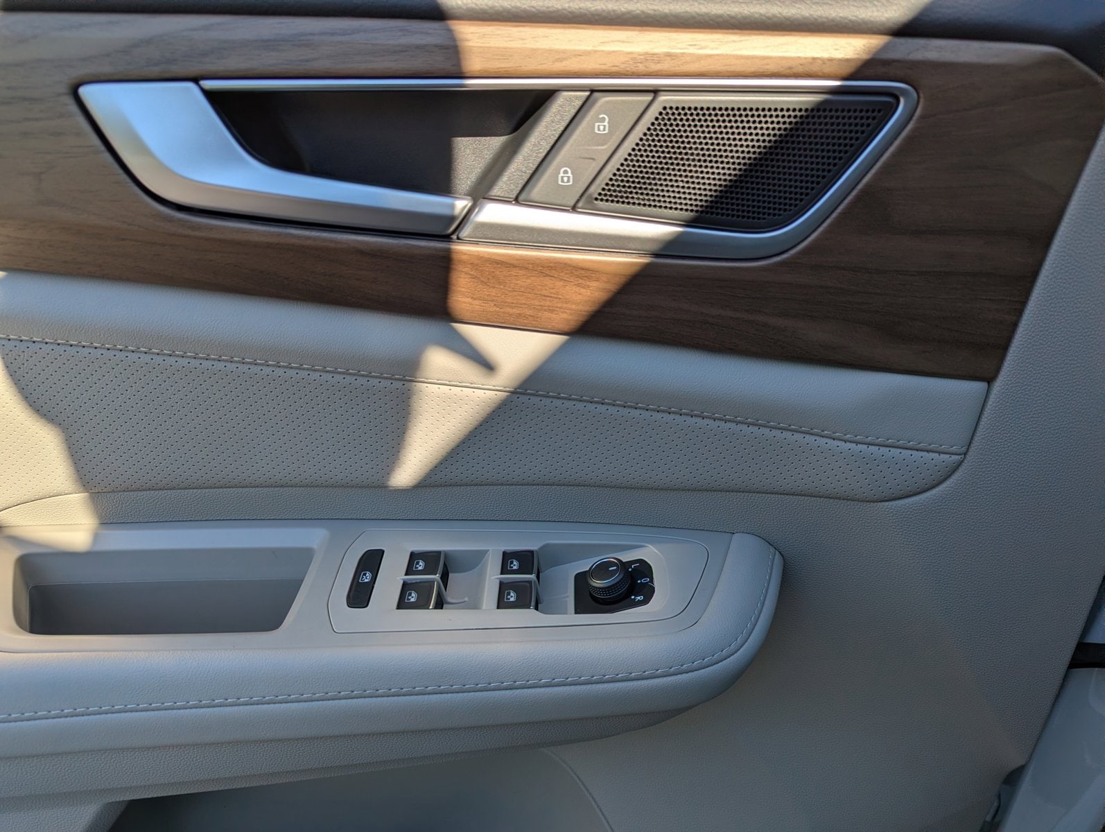 2026 Volkswagen Atlas SE - Photo 10