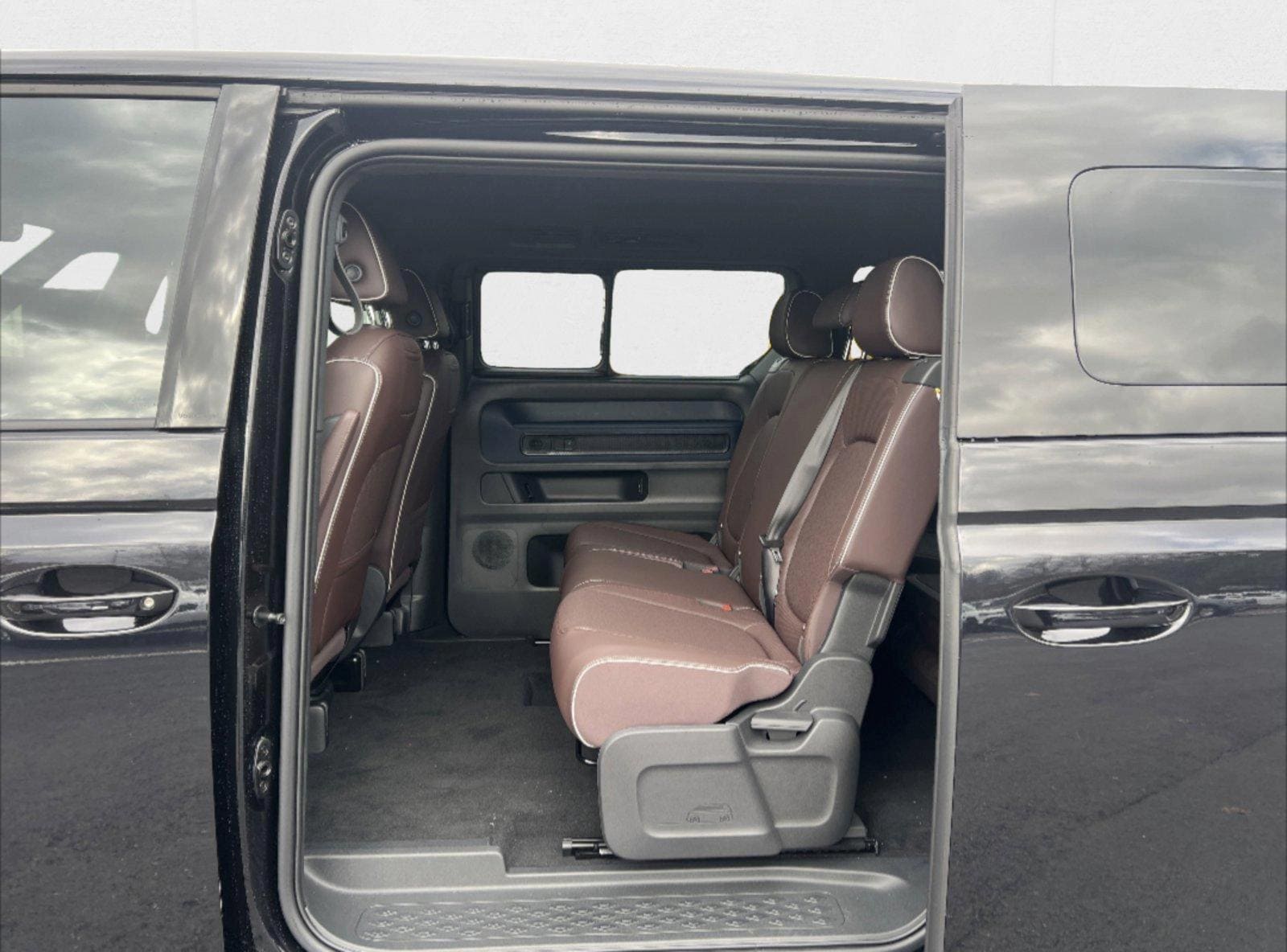 2025 Volkswagen ID. Buzz Pro S - Photo 15