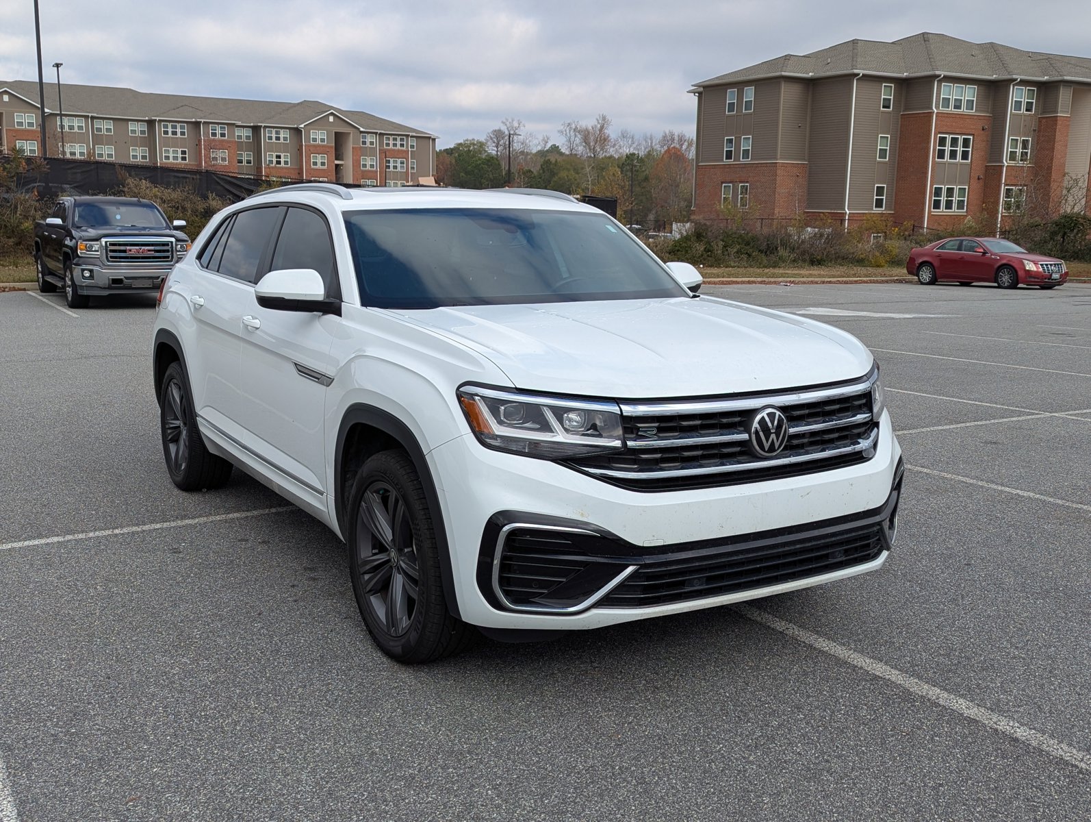 2021 Volkswagen Atlas Cross Sport V6 SE Technology R-Line photo 3