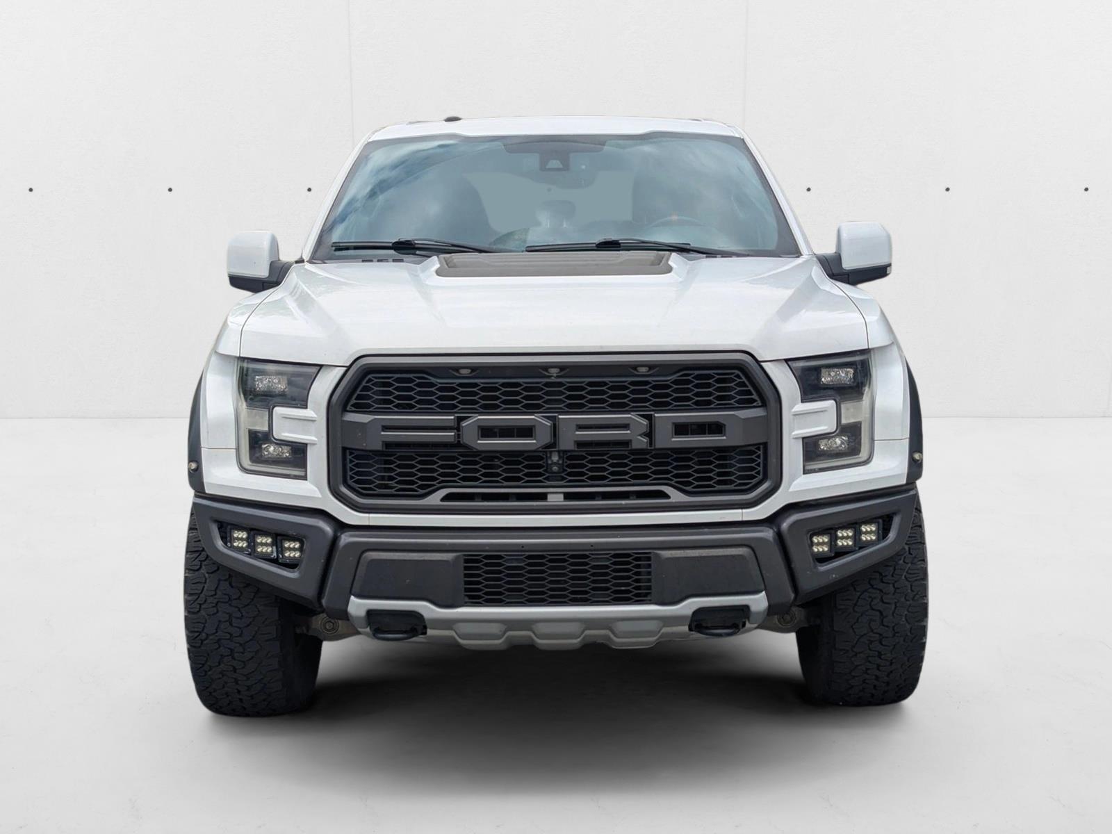 2017 Ford F-150 Raptor photo 2