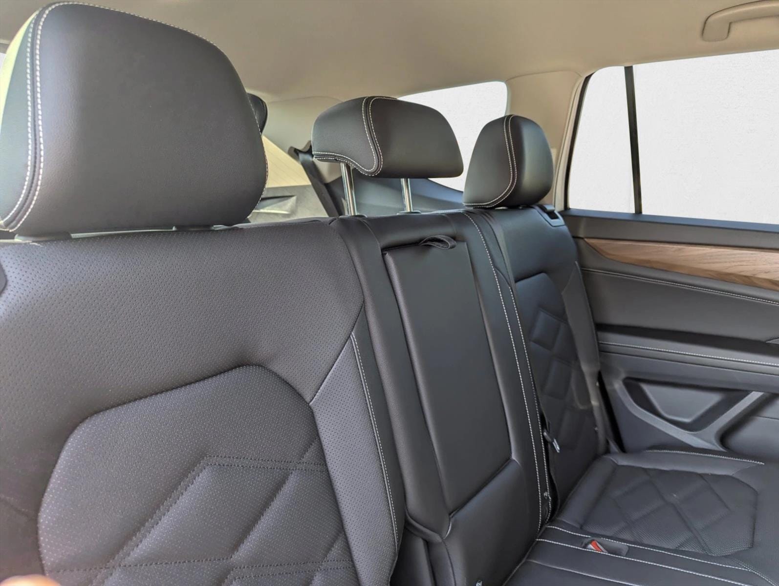2026 Volkswagen Atlas SE - Photo 29