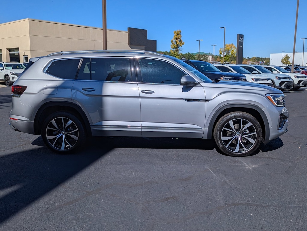 New 2026 Volkswagen Atlas 2.0T SEL Premium R-Line SUV