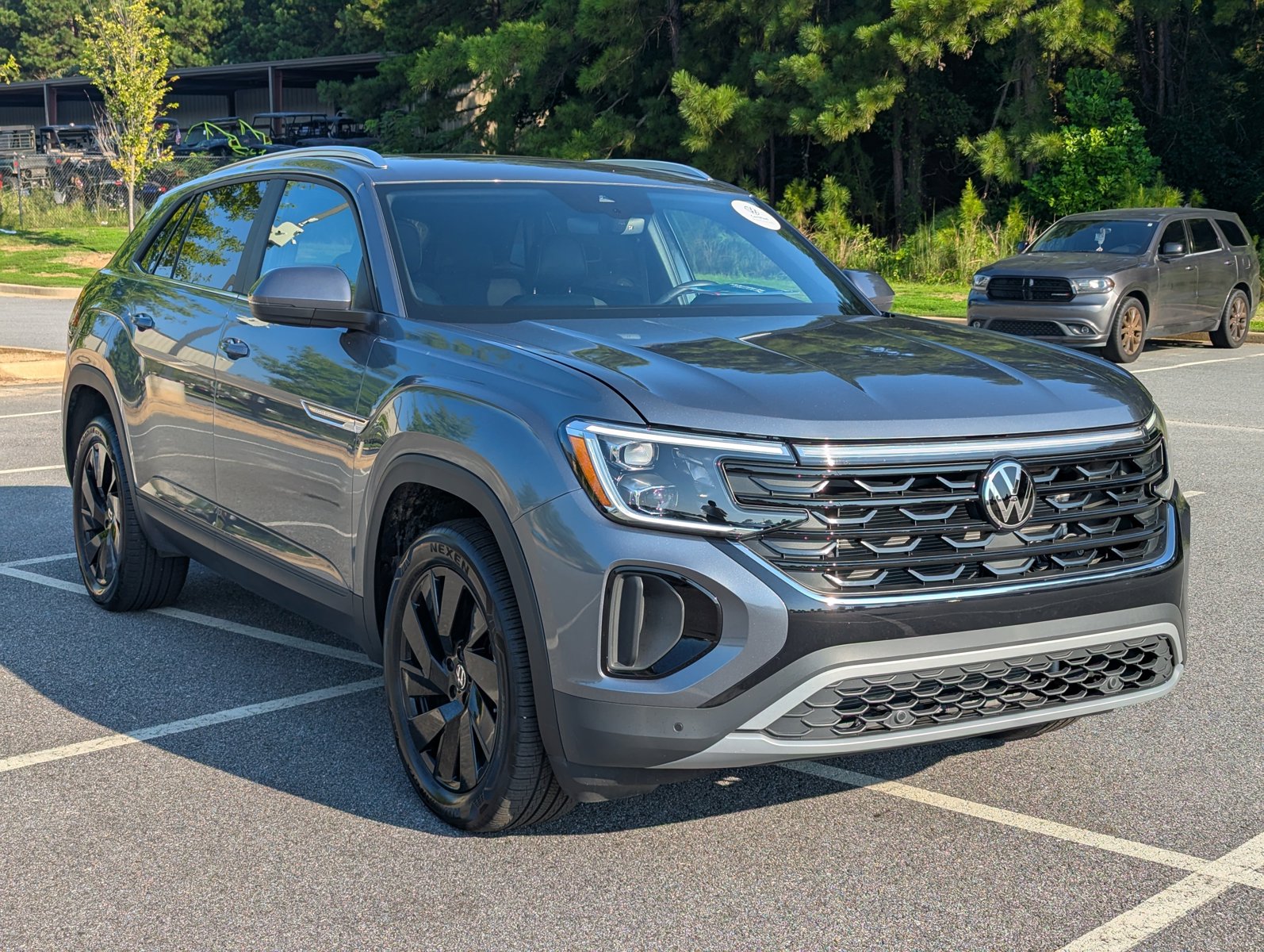 2025 Volkswagen Atlas Cross Sport SE Technology photo 2