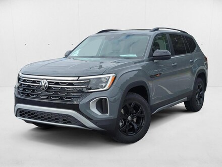 2025 Volkswagen Atlas  2.0T Peak Edition SE w/Tech SUV