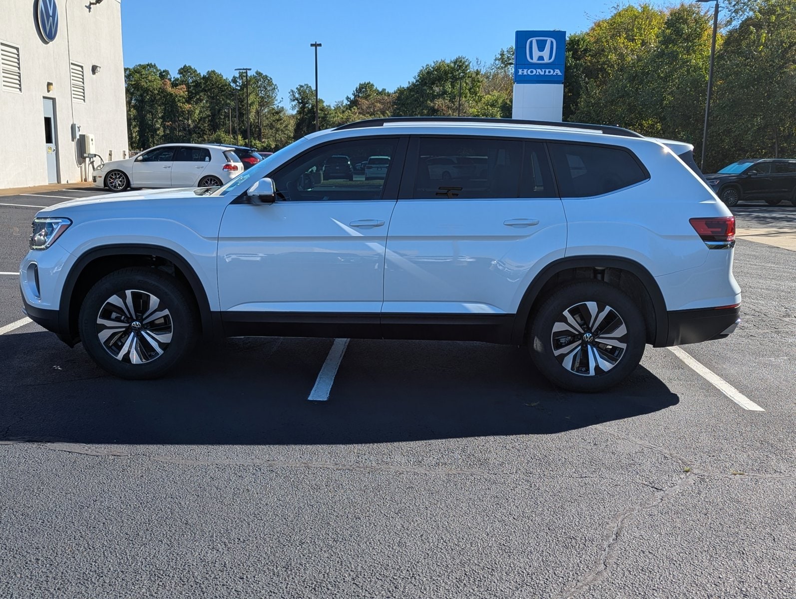 2026 Volkswagen Atlas SE - Photo 8