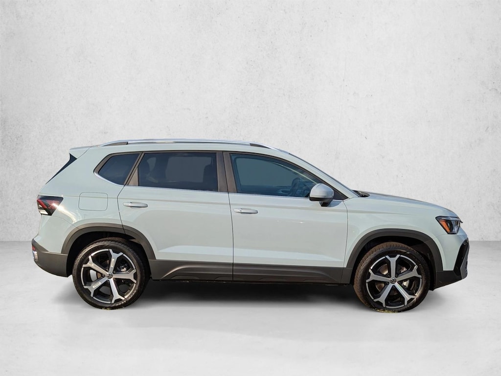 New 2025 Volkswagen Taos 1.5T SEL SUV