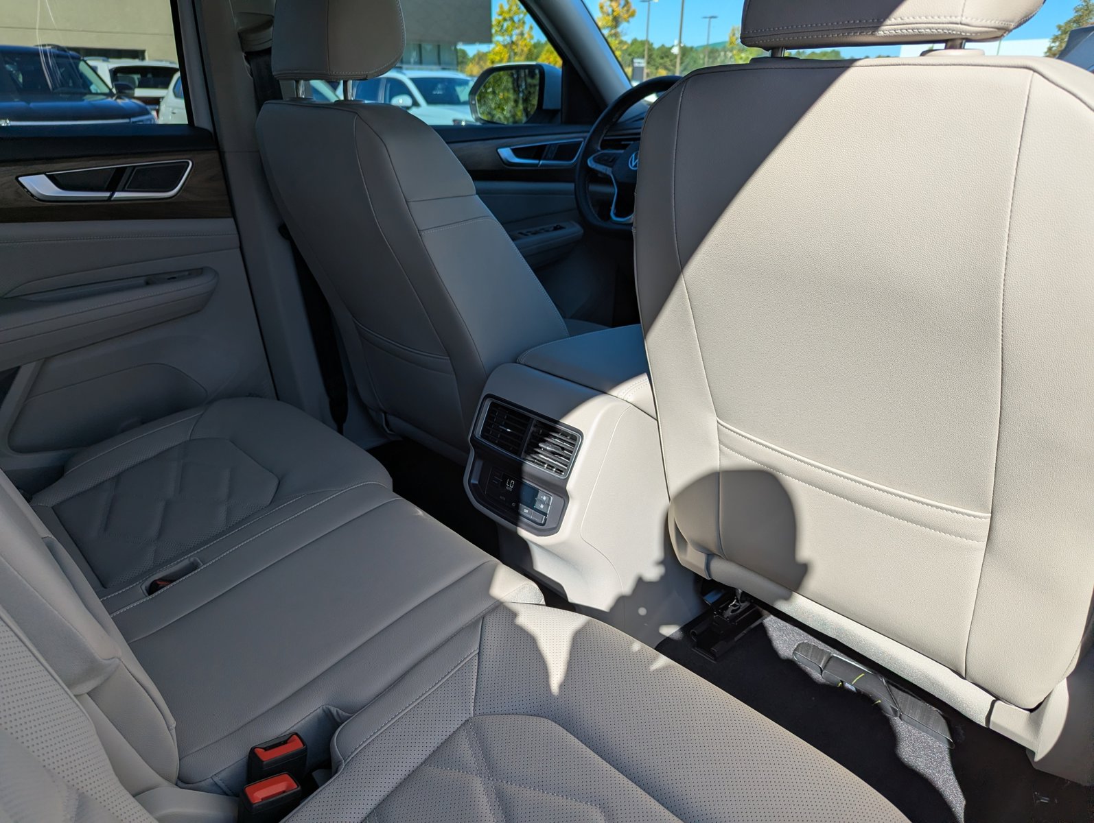 2026 Volkswagen Atlas SE - Photo 29