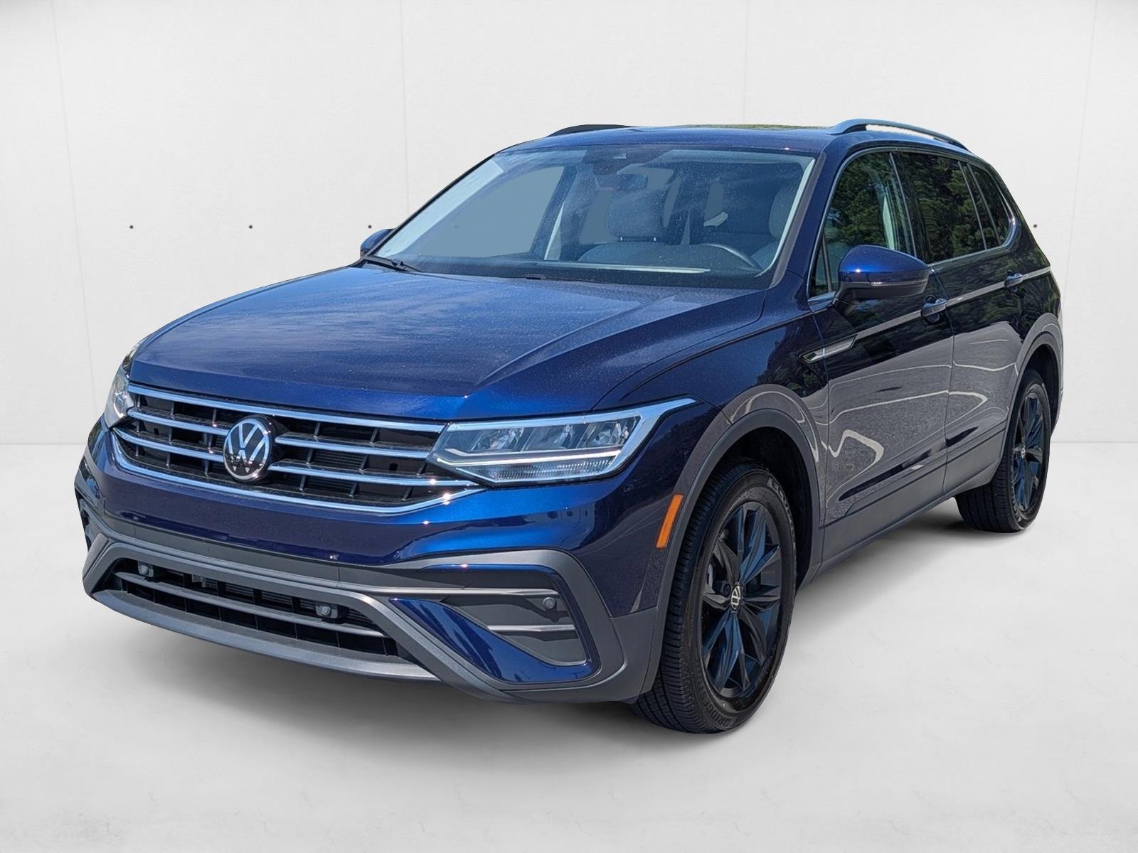 2024 Volkswagen Tiguan SE Wolfsburg Edition photo 3