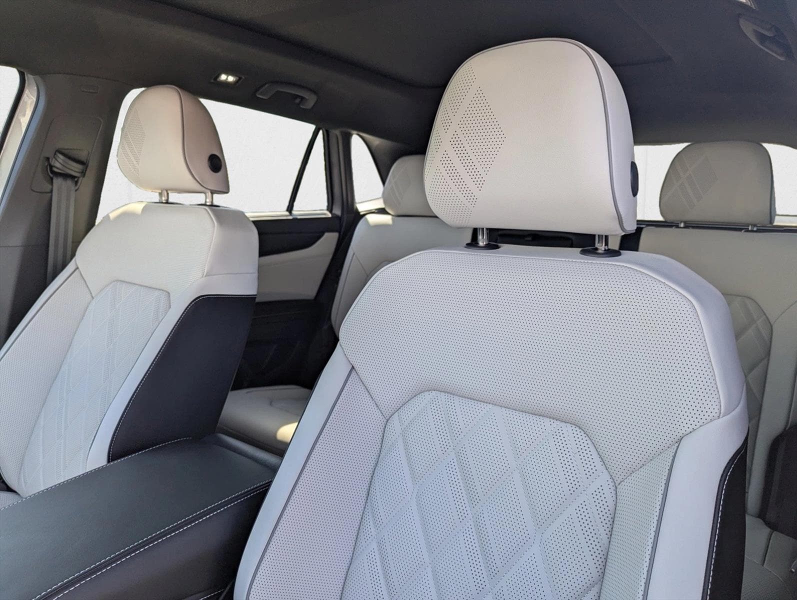 2026 Volkswagen Atlas Cross Sport SEL Premium R-LINE - Photo 26