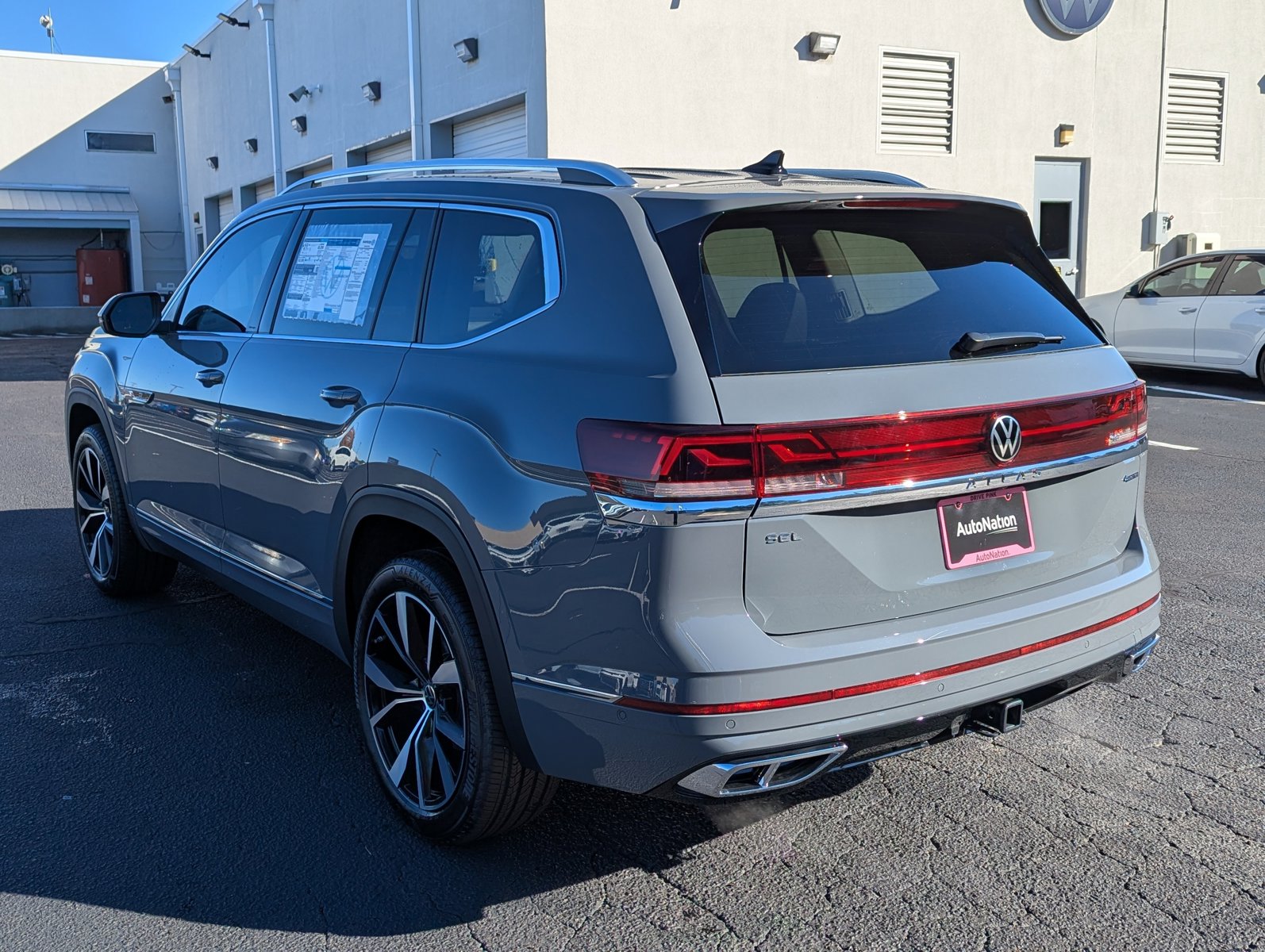 2026 Volkswagen Atlas SEL Premium R-Line - Photo 7