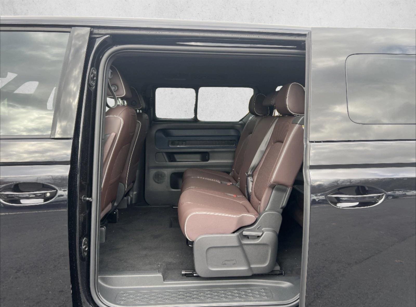 2025 Volkswagen ID. Buzz Pro S - Photo 15