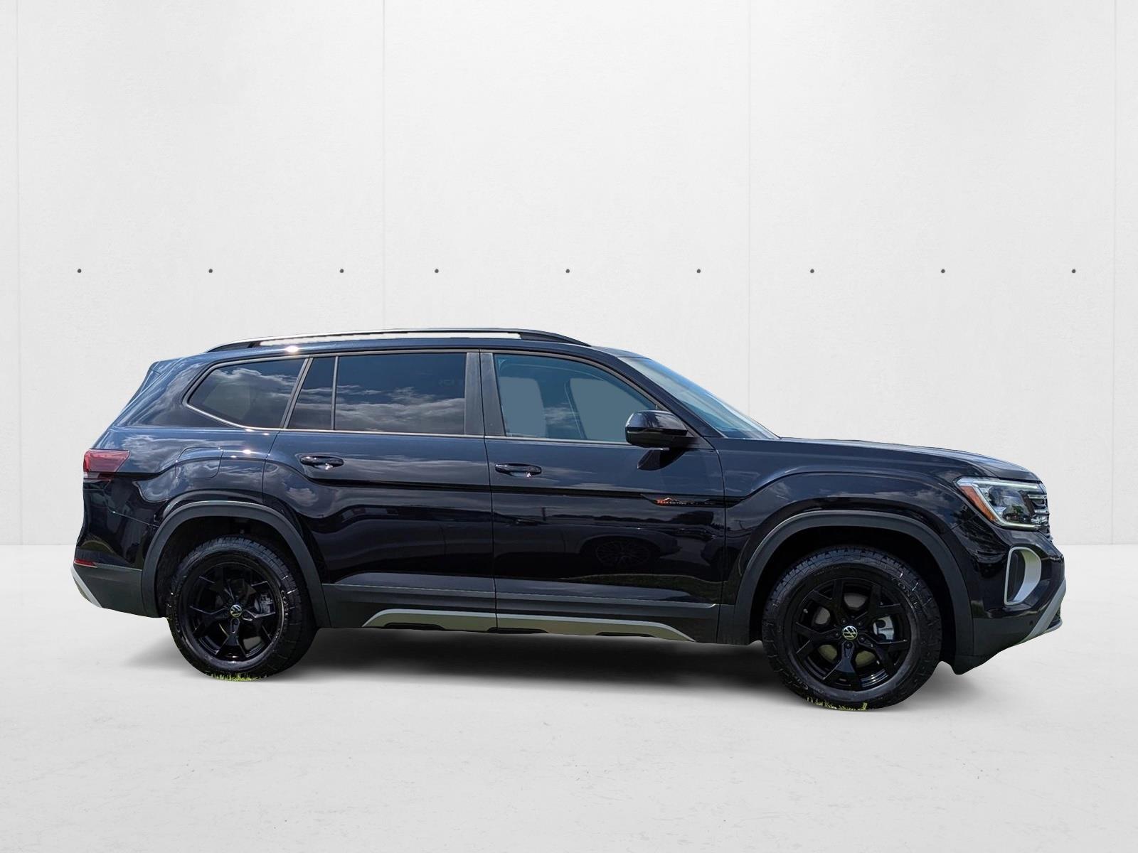 2024 Volkswagen Atlas Peak Edition SE Technology photo 4