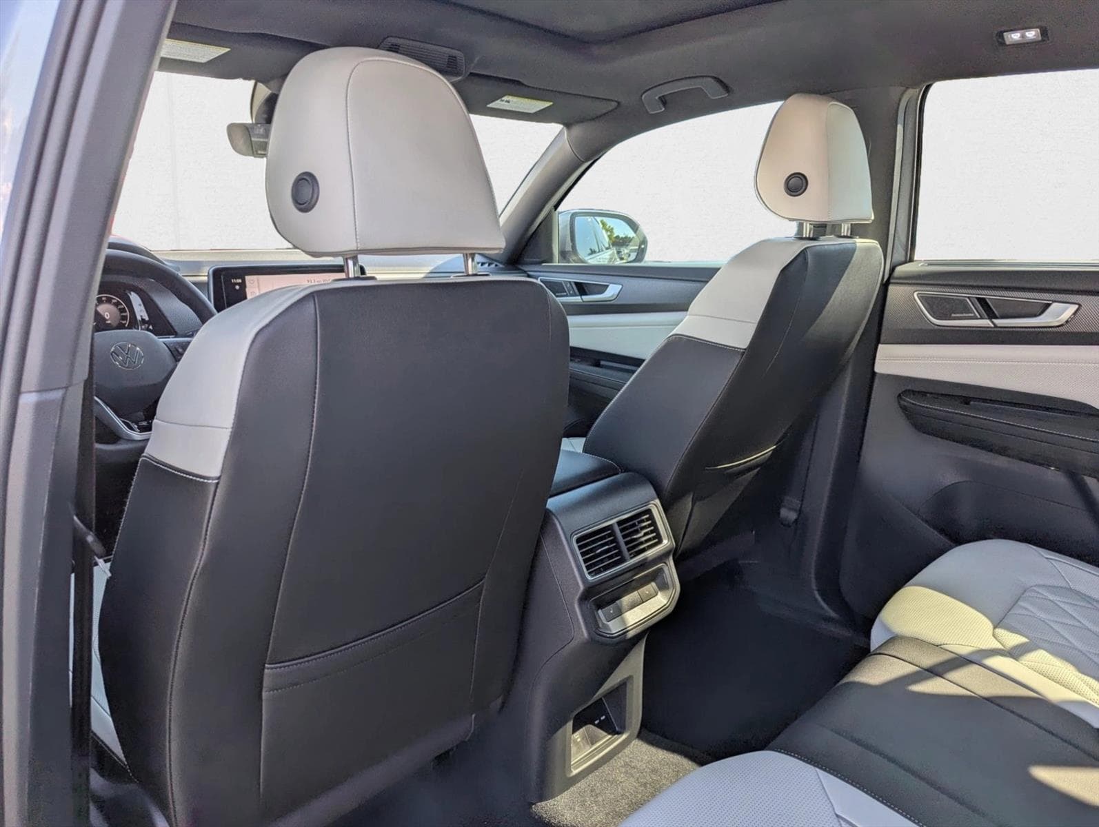 2026 Volkswagen Atlas Cross Sport SEL Premium R-LINE - Photo 27