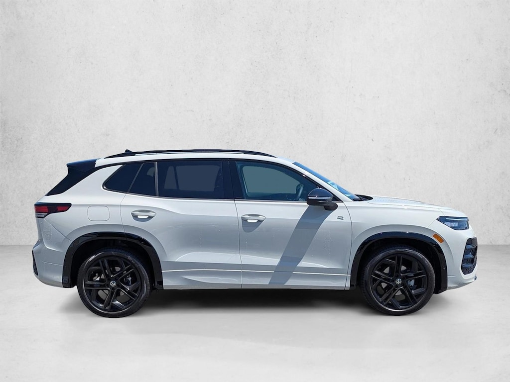 New 2026 Volkswagen Tiguan 2.0T SE R-Line Black SUV