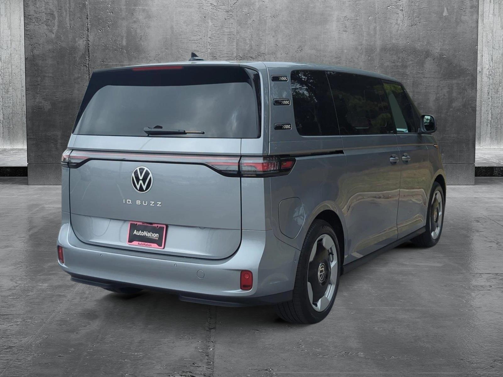2025 Volkswagen ID. Buzz Pro S photo 2