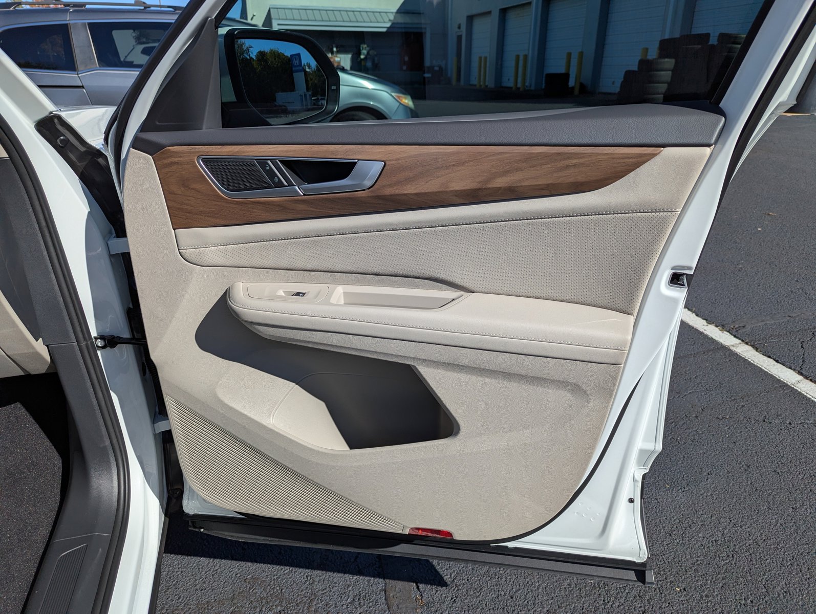 2026 Volkswagen Atlas SE - Photo 26