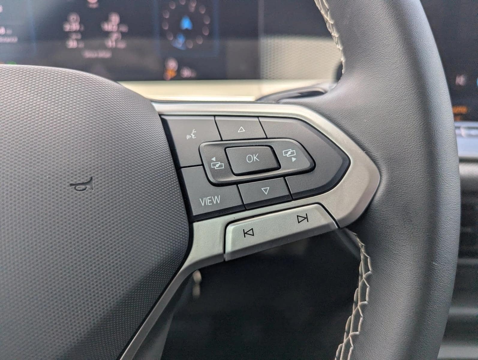 2025 Volkswagen Tiguan S - Photo 14