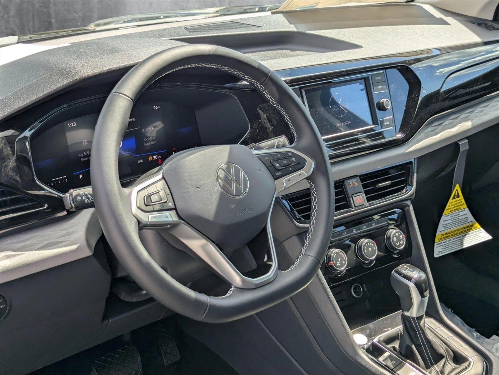 2024 Volkswagen Taos S photo 3
