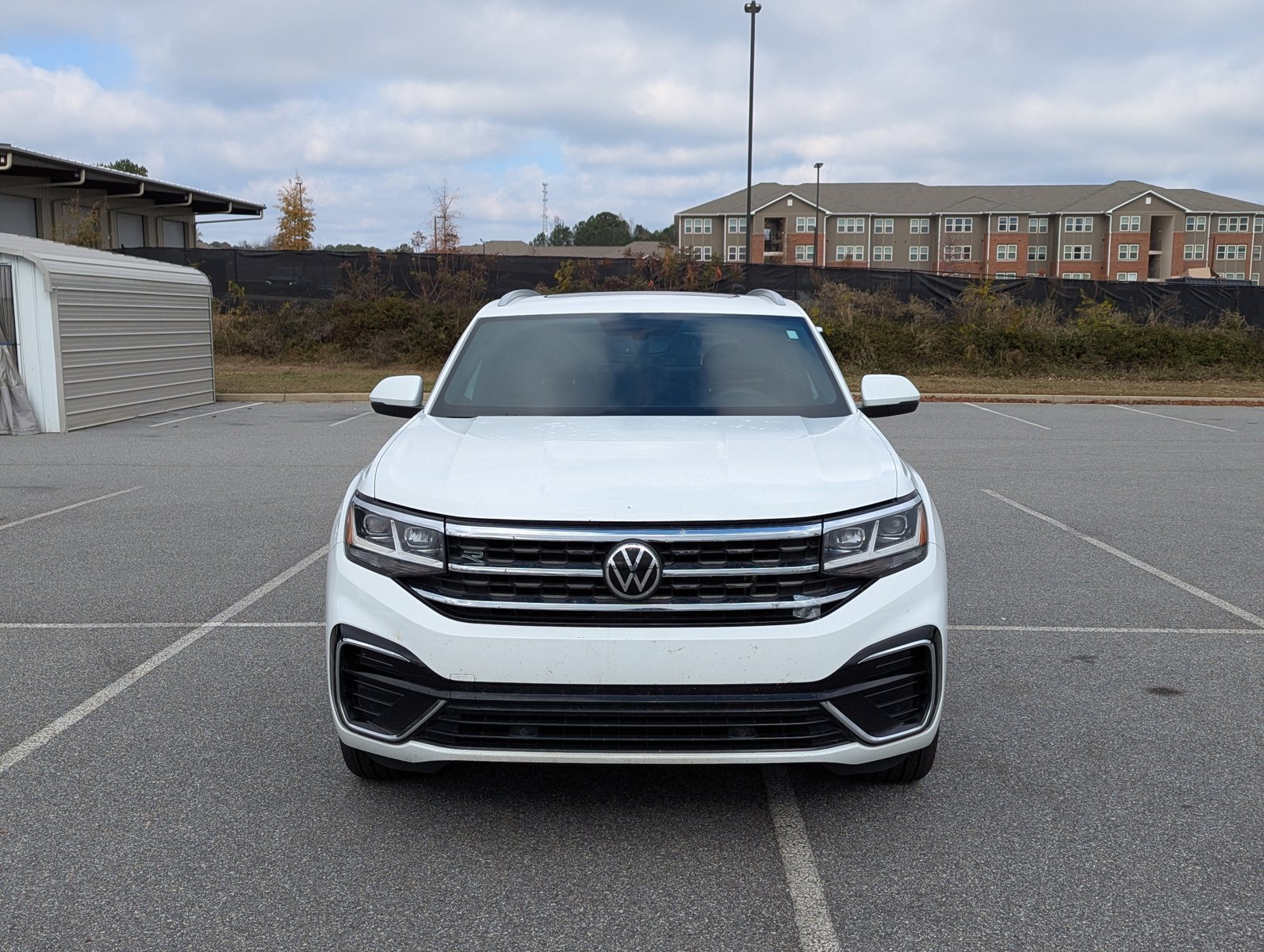 2021 Volkswagen Atlas Cross Sport V6 SE Technology R-Line photo 2