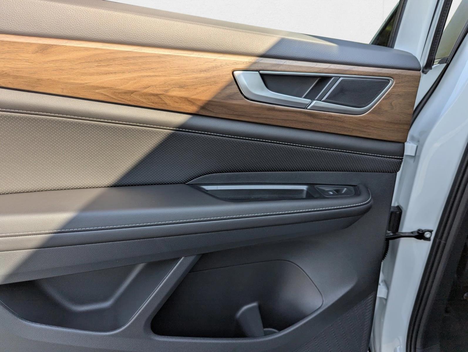 2026 Volkswagen Atlas SE - Photo 22