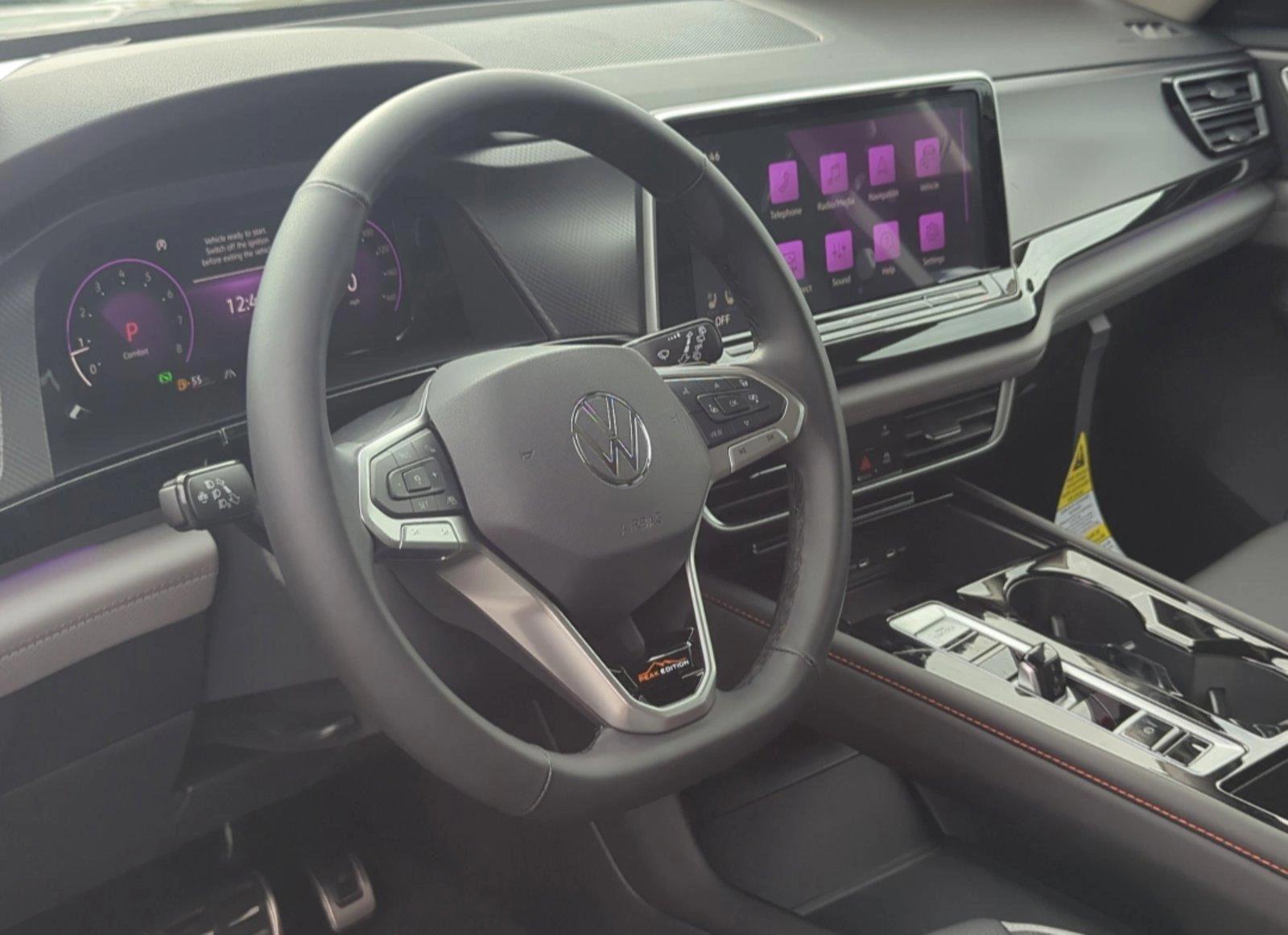 2025 Volkswagen Atlas Peak Edition SE Technology photo 3