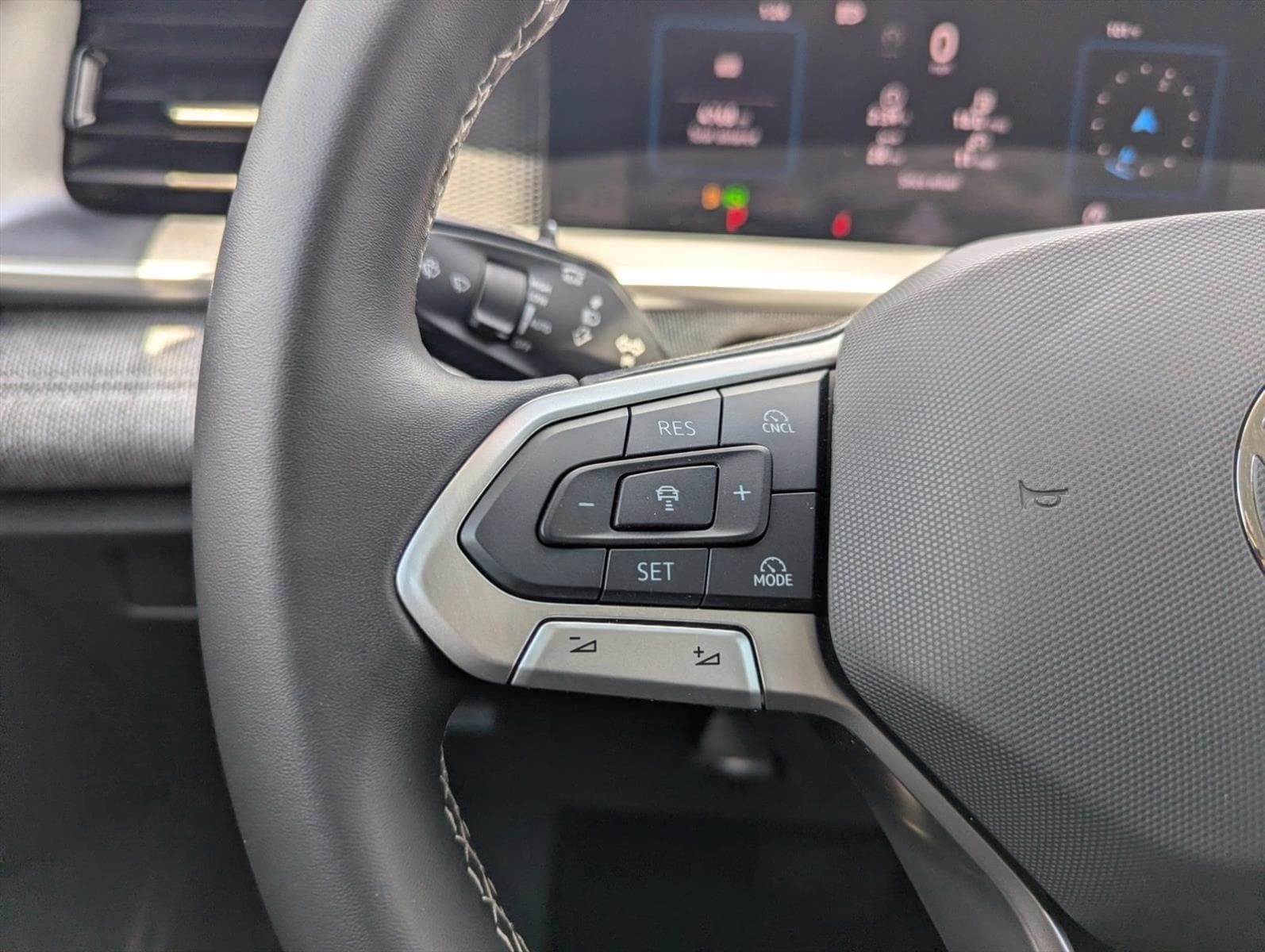 2025 Volkswagen Tiguan S - Photo 13