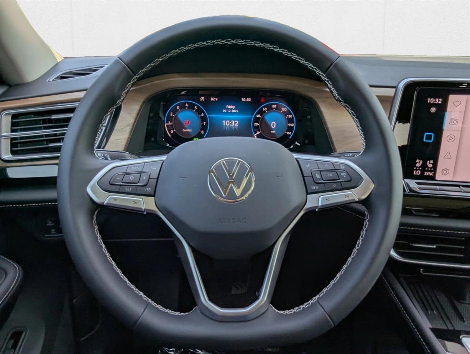 2026 Volkswagen Atlas SE w/Tech - Photo 12