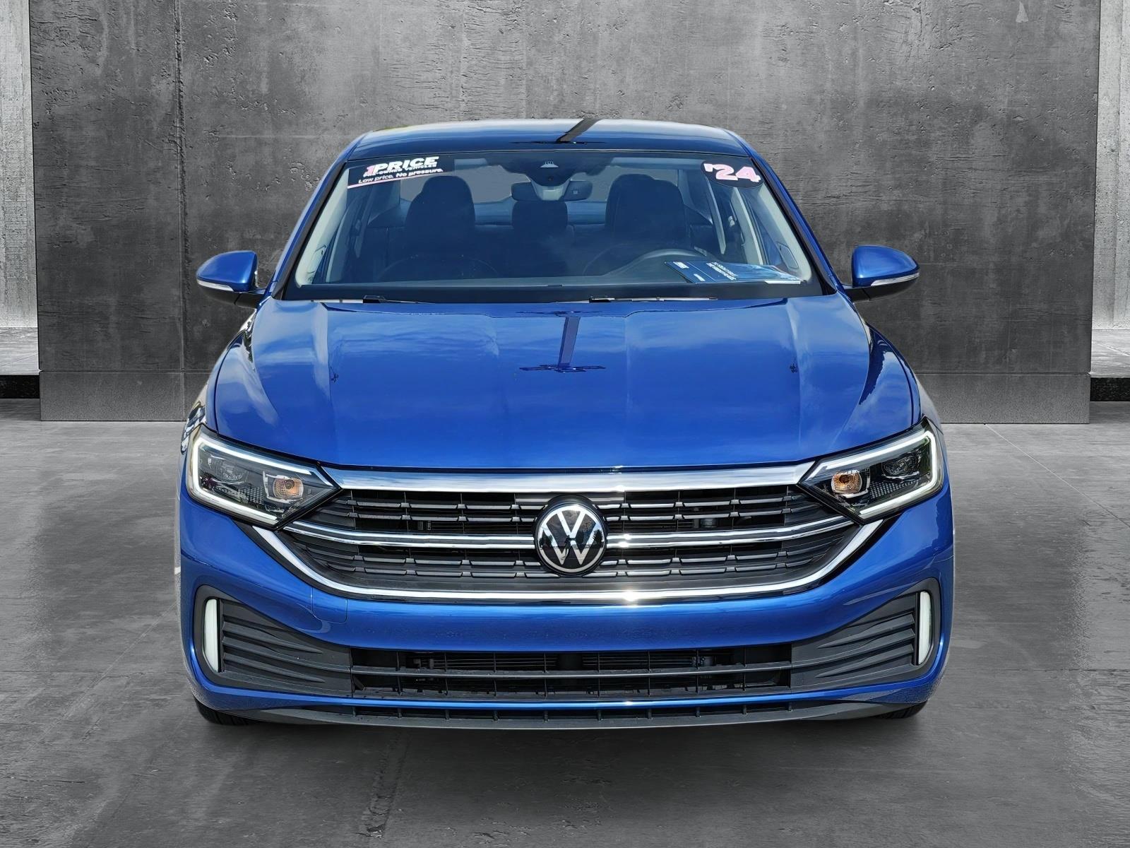 2024 Volkswagen Jetta 1.5T SEL photo 2