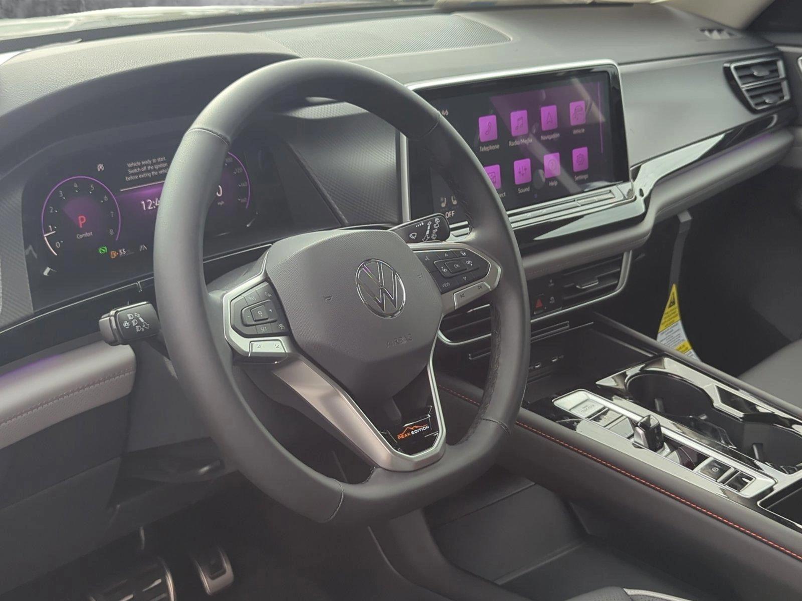 2025 Volkswagen Atlas Peak Edition photo 3