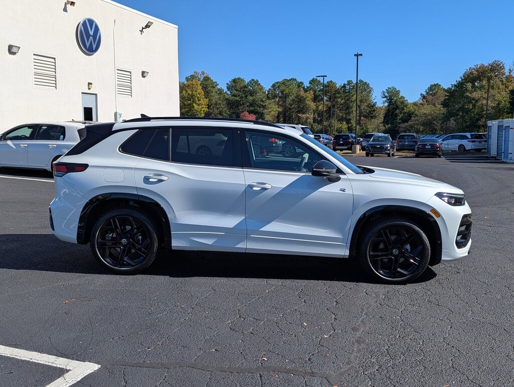 New 2026 Volkswagen Tiguan SE R-Line Black Sport Utility