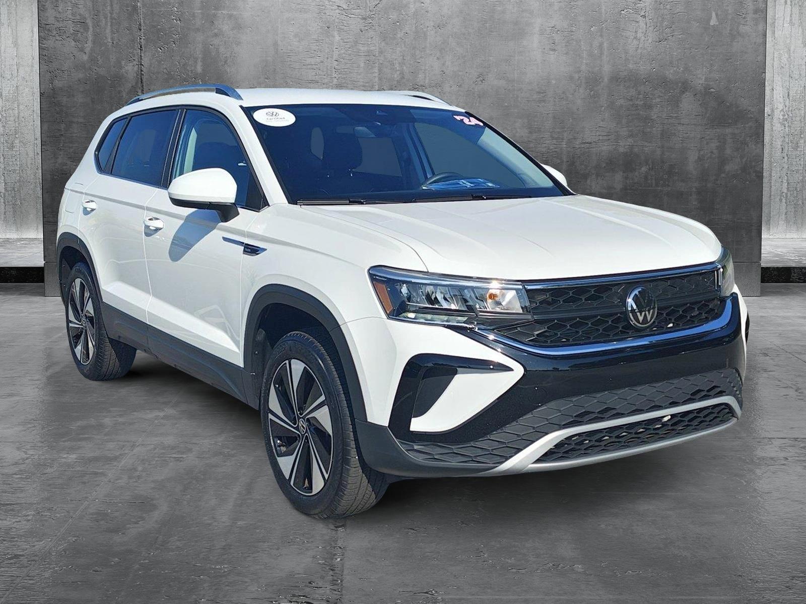 2024 Volkswagen Taos SE photo 3