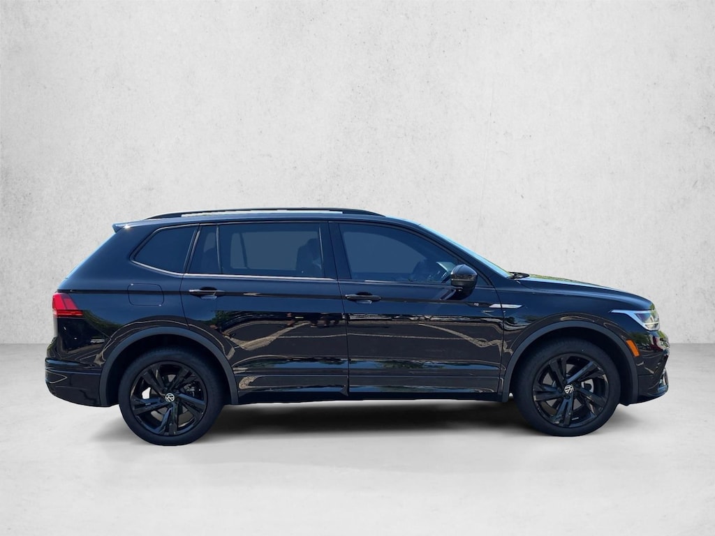 Used 2023 Volkswagen Tiguan SE R-Line Black SUV