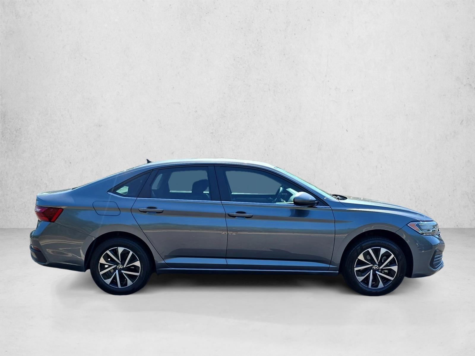 2022 Volkswagen Jetta S photo 4
