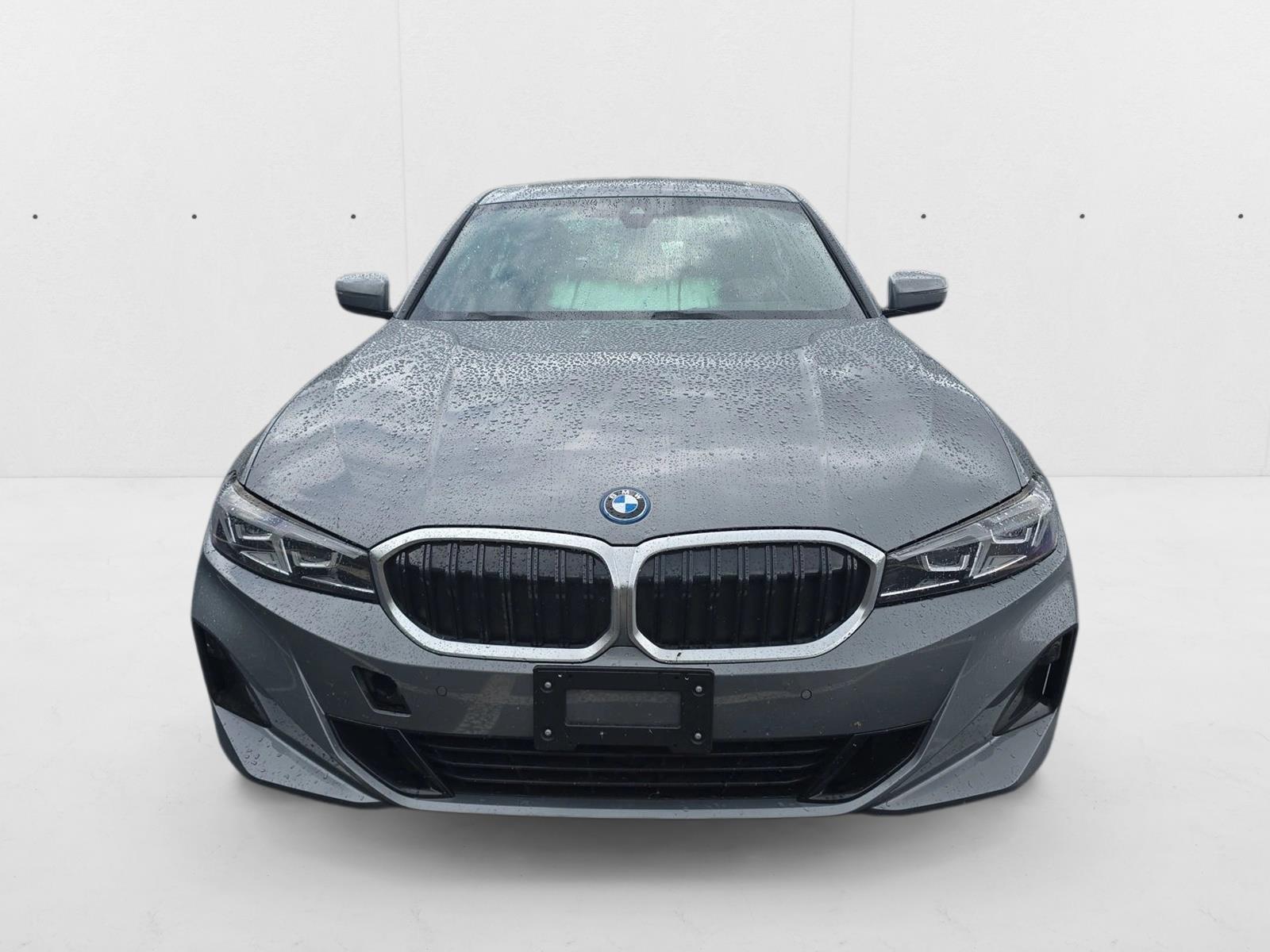 2024 Bmw 330e photo 2