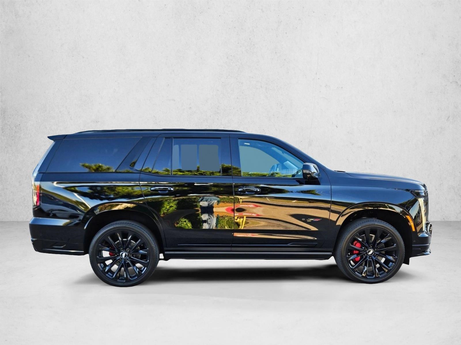 2025 Cadillac Escalade V-Series photo 4