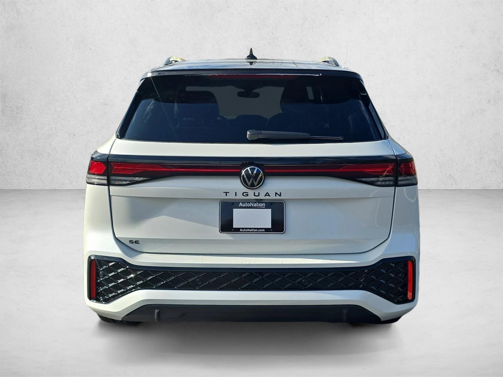 2026 Volkswagen Tiguan SE R-LINE BLACK - Photo 3