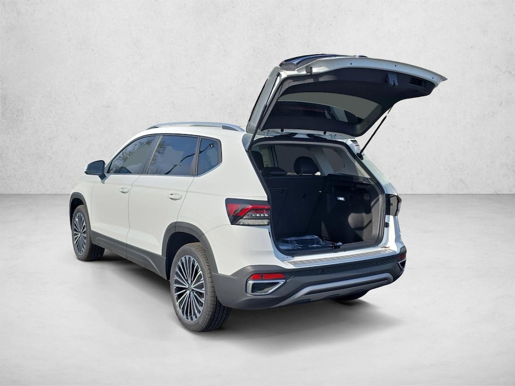 New 2026 Volkswagen Taos 1.5T SE SUV
