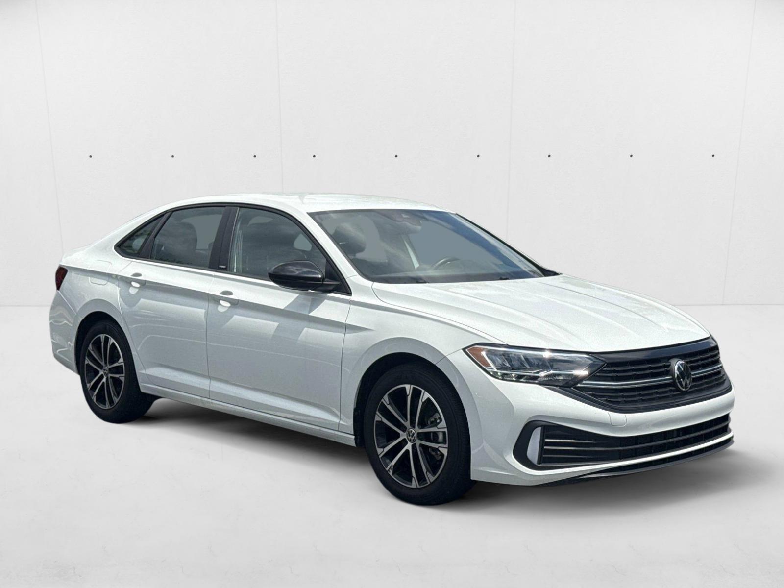 2024 Volkswagen Jetta Sport TSI photo 3
