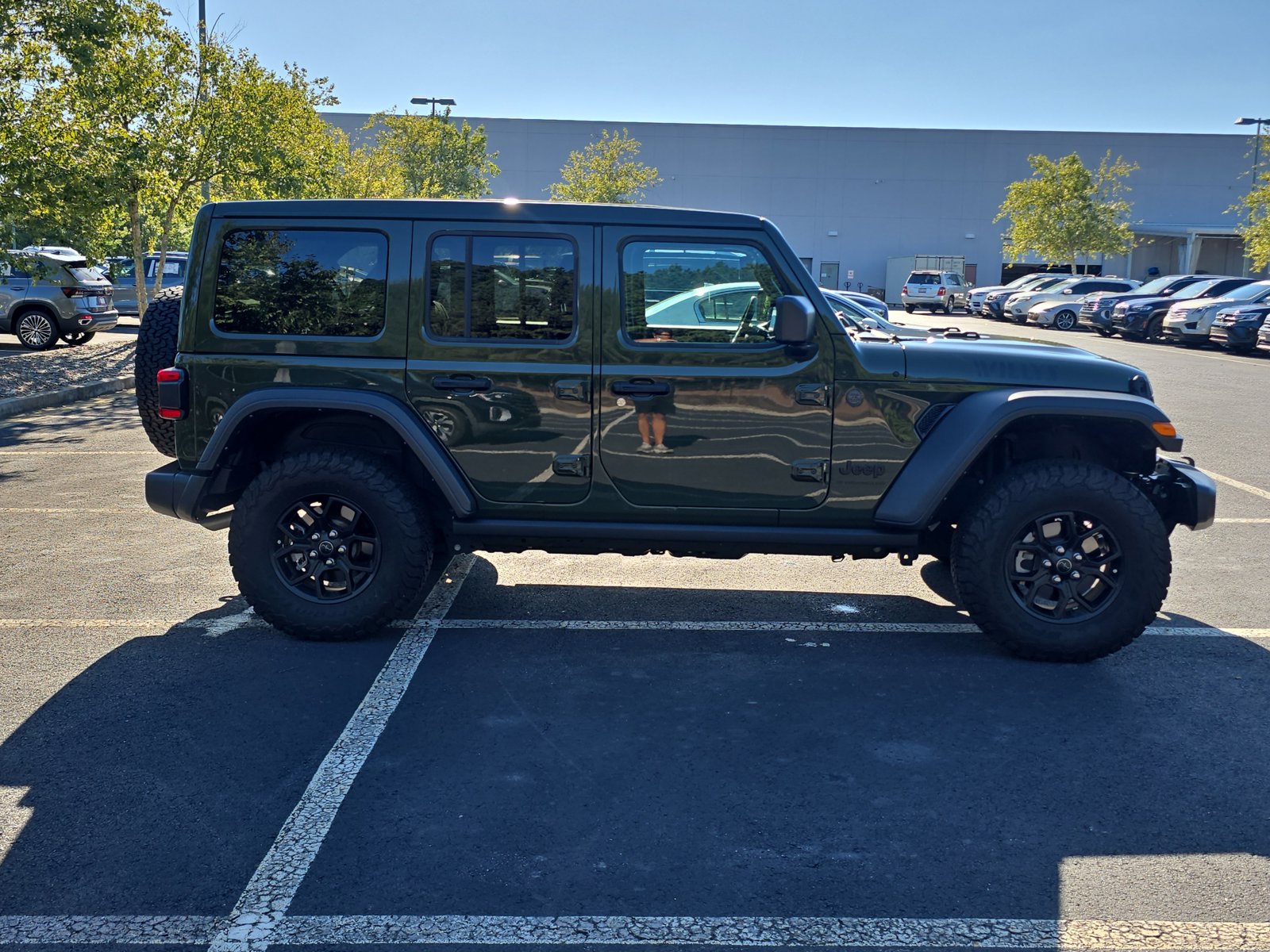 2024 Jeep Wrangler Willys photo 4