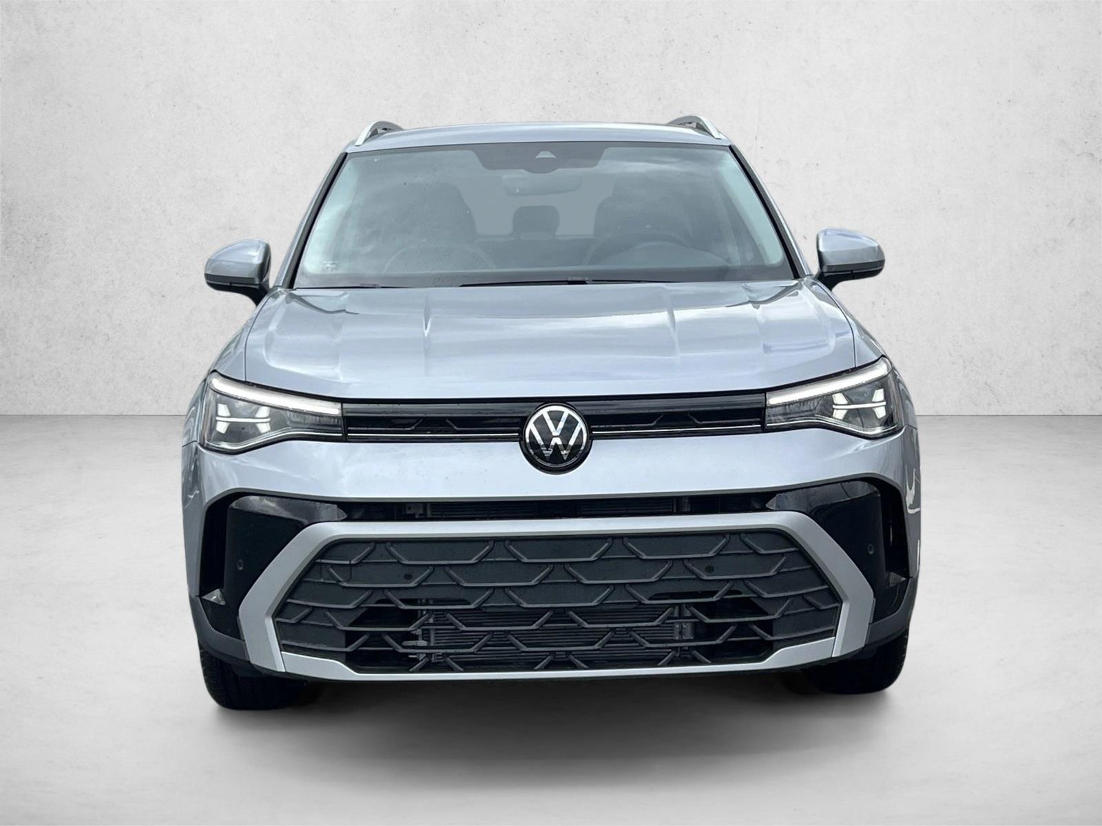 2025 Volkswagen Taos SE photo 2